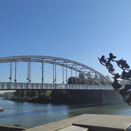 Romantic Riverview Bestern Szegedin Exterior foto